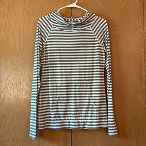 🤍🩶GapFit striped athletic hoodie🩶🤍